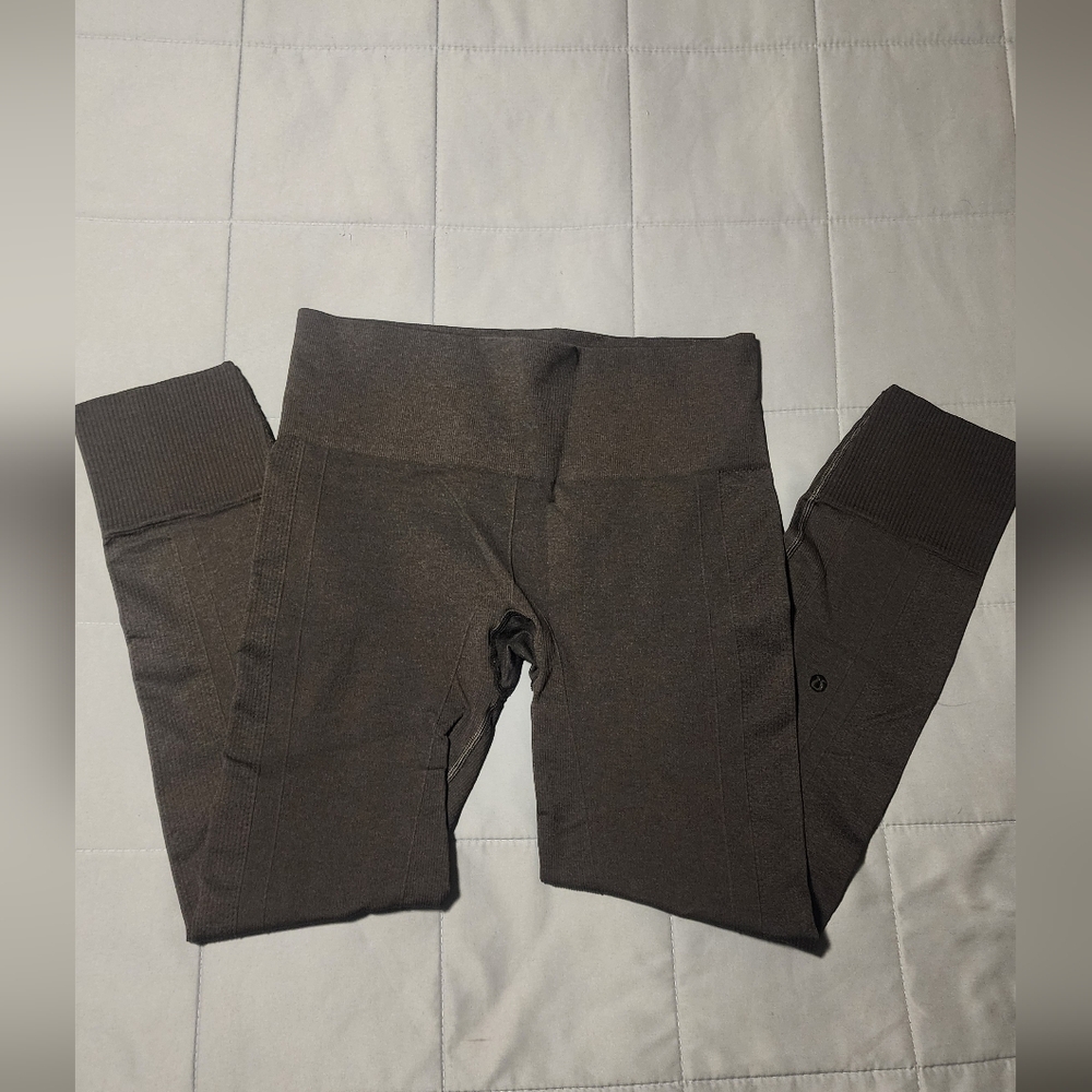 Lululemon EBB  to street pants - Picture 2 of 6